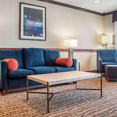 Quality Inn Near Walden Galleria Mall Cheektowaga Eksteriør bilde