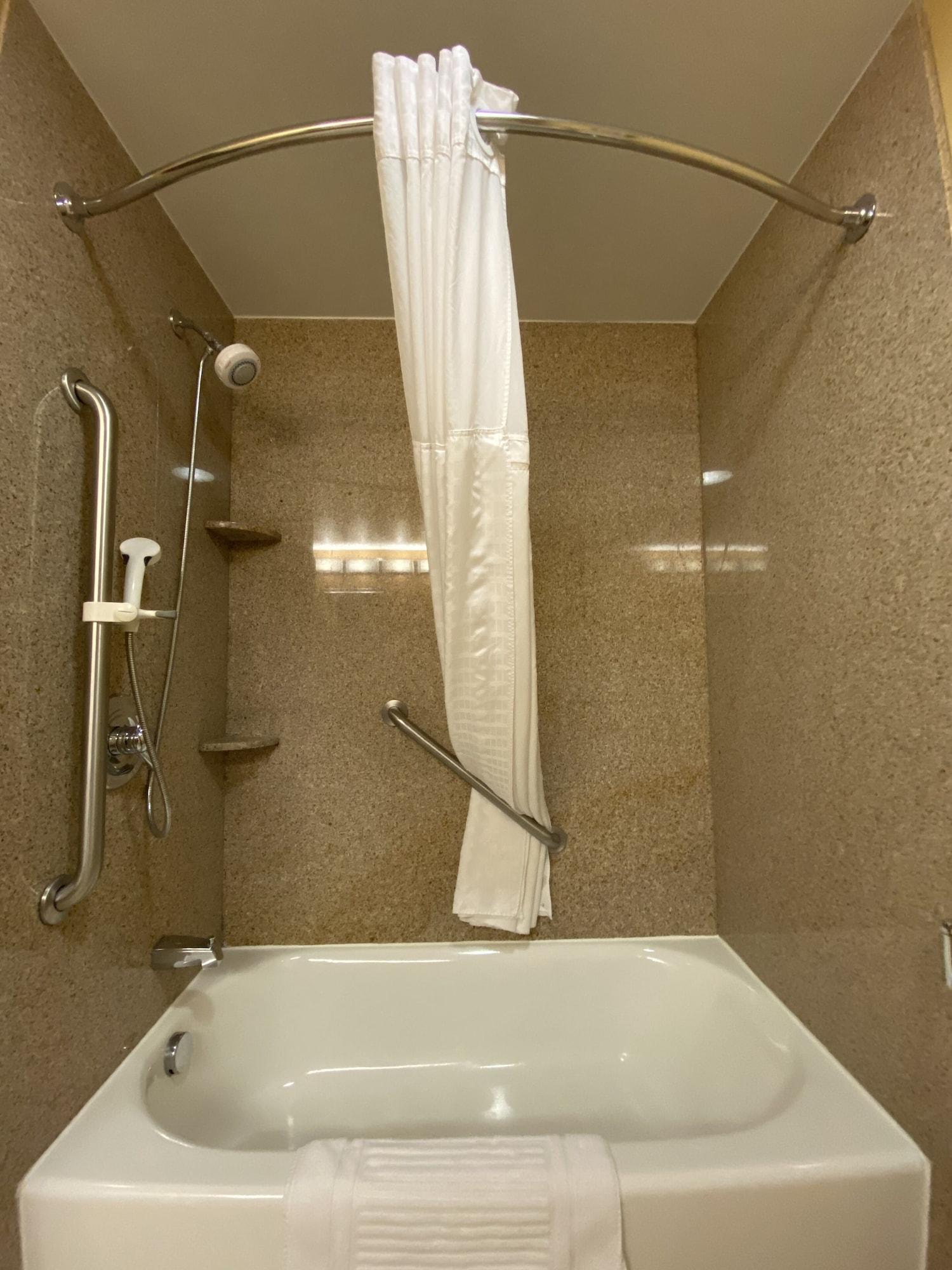 Quality Inn Near Walden Galleria Mall Cheektowaga Eksteriør bilde