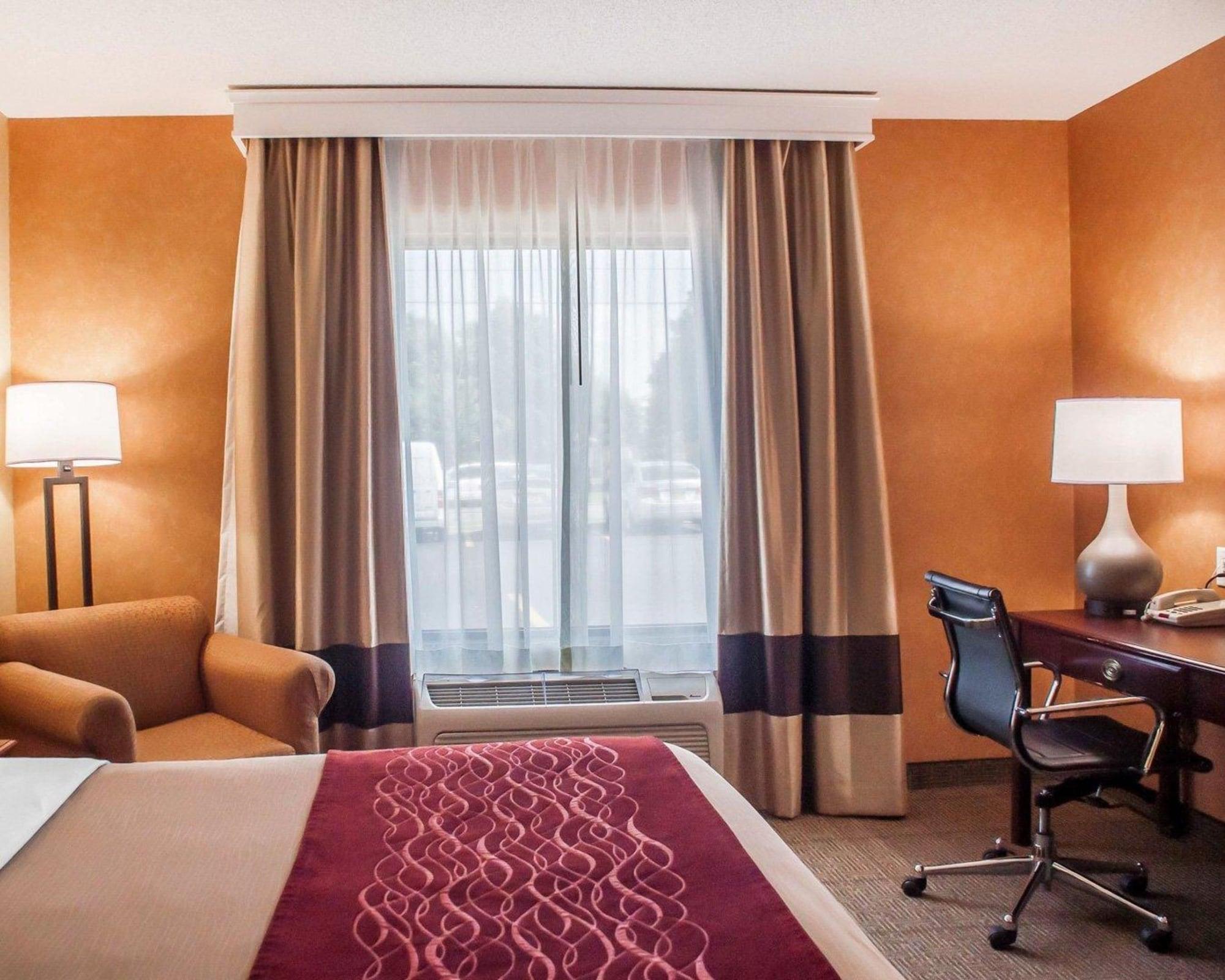 Quality Inn Near Walden Galleria Mall Cheektowaga Eksteriør bilde