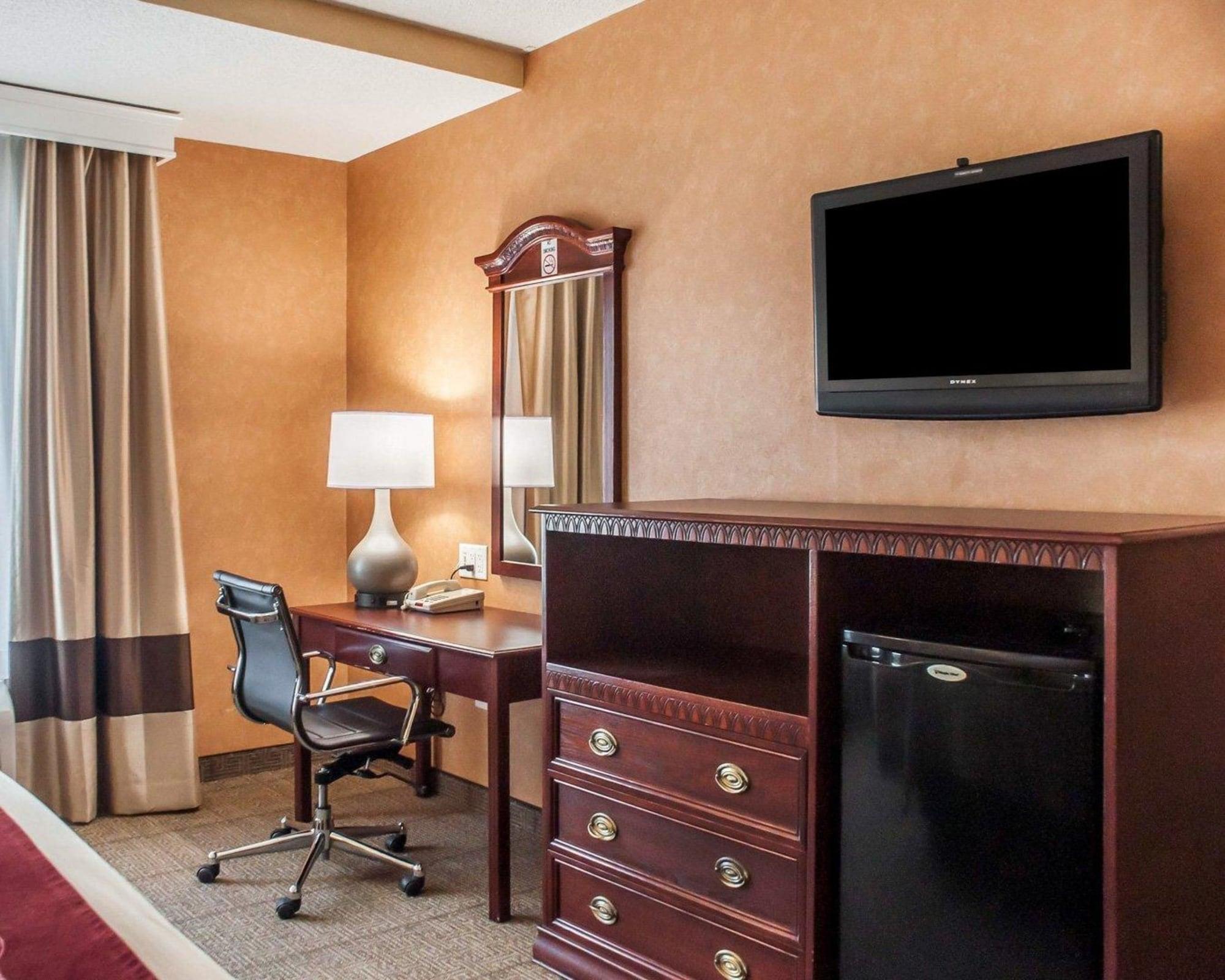 Quality Inn Near Walden Galleria Mall Cheektowaga Eksteriør bilde