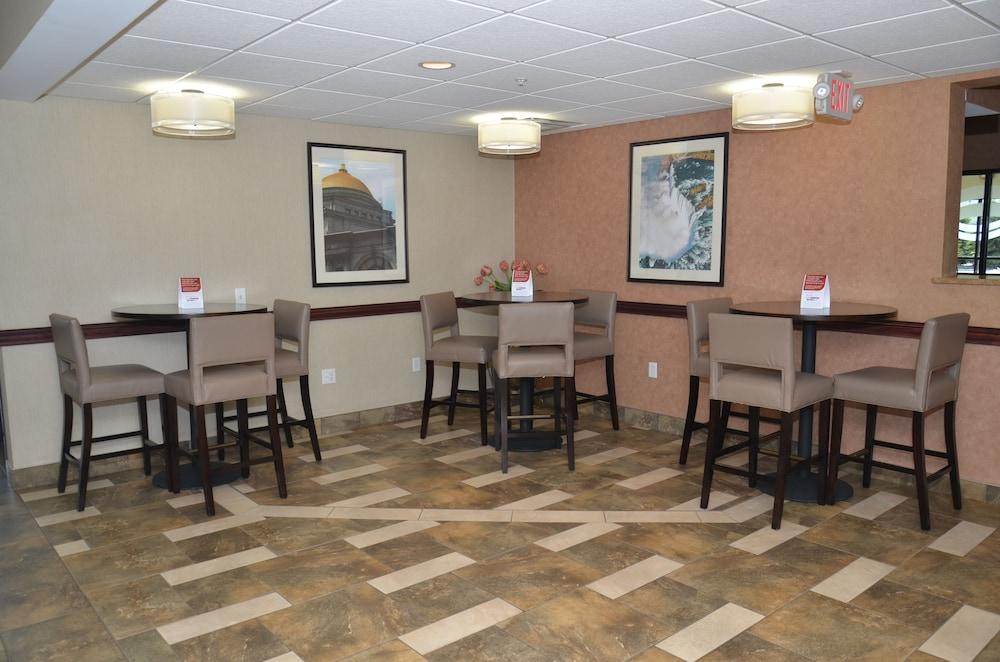 Quality Inn Near Walden Galleria Mall Cheektowaga Eksteriør bilde