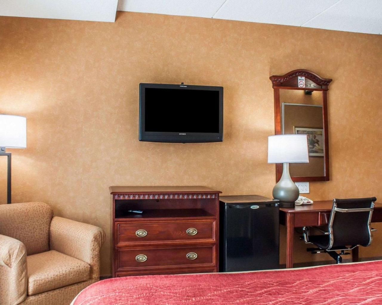 Quality Inn Near Walden Galleria Mall Cheektowaga Eksteriør bilde