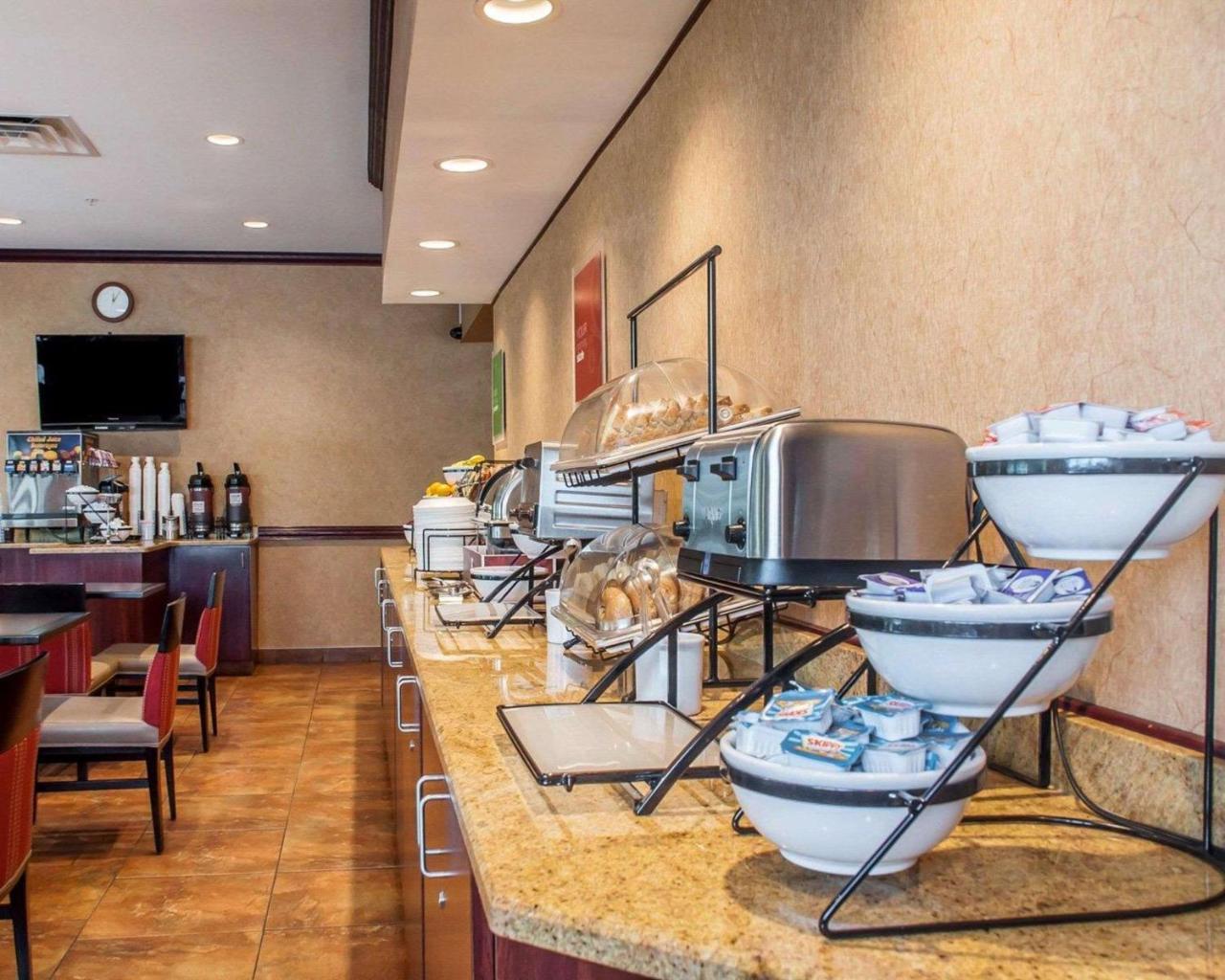Quality Inn Near Walden Galleria Mall Cheektowaga Eksteriør bilde