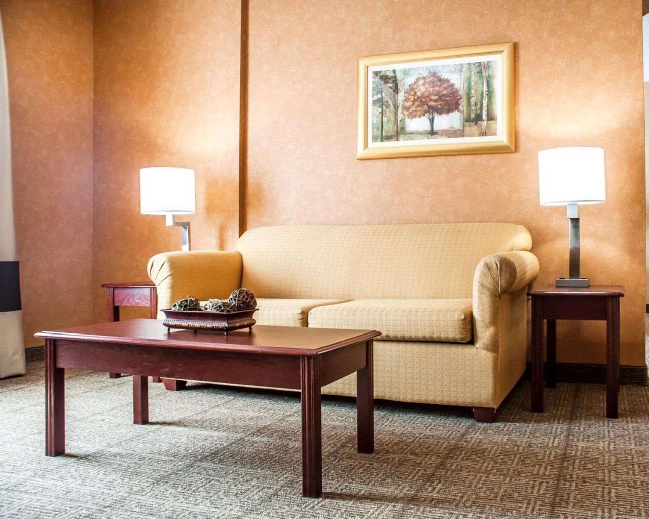 Quality Inn Near Walden Galleria Mall Cheektowaga Eksteriør bilde