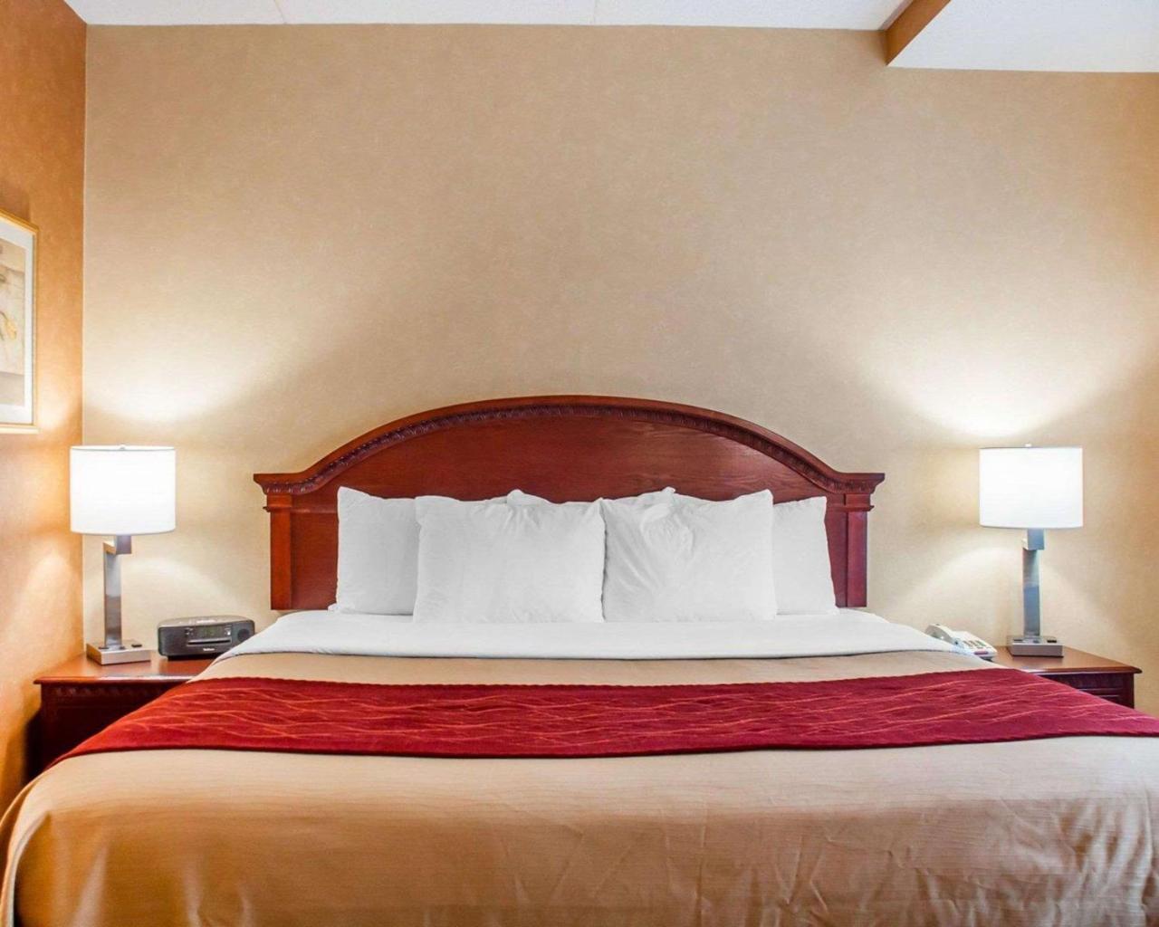Quality Inn Near Walden Galleria Mall Cheektowaga Eksteriør bilde
