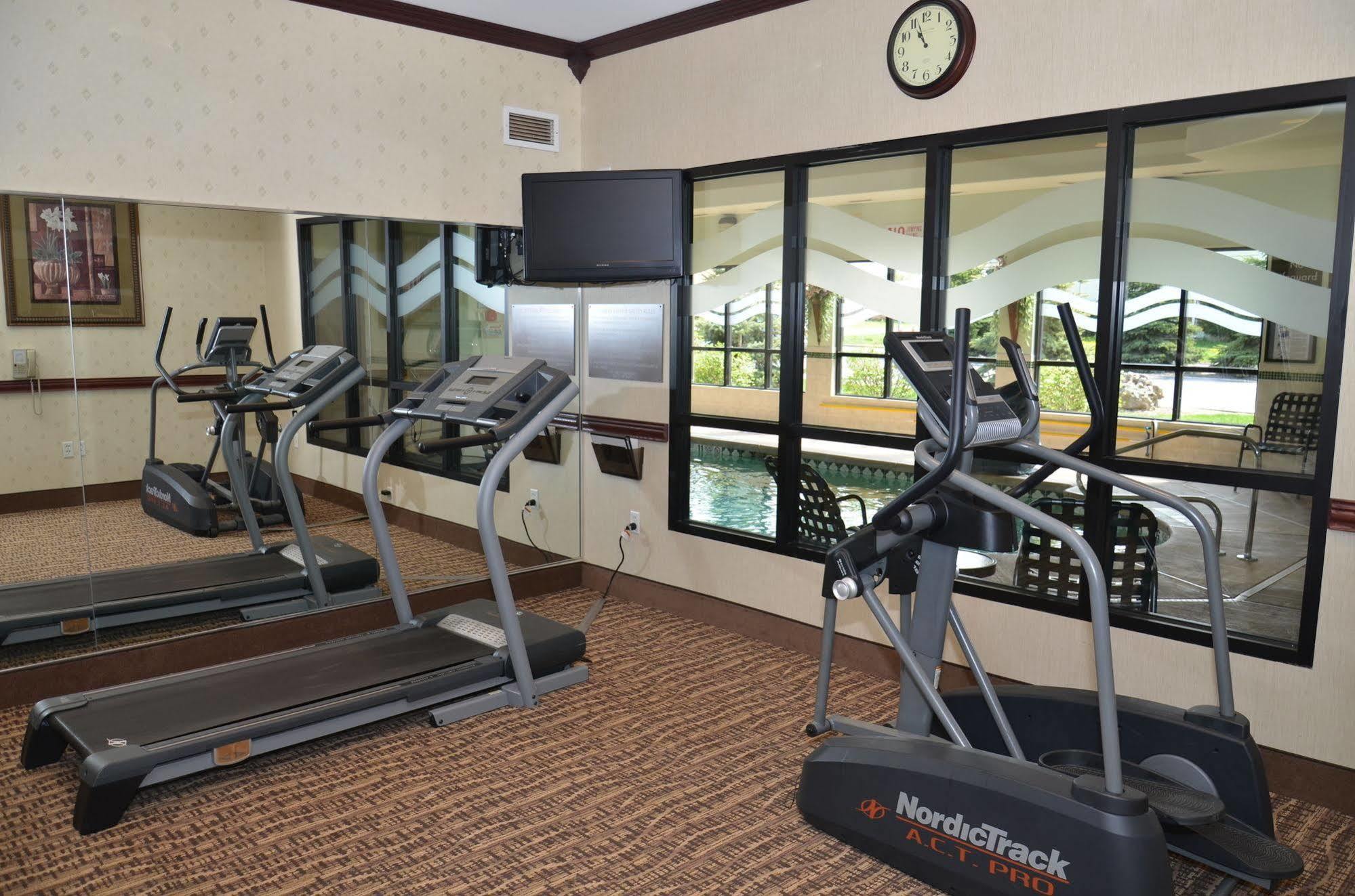 Quality Inn Near Walden Galleria Mall Cheektowaga Eksteriør bilde